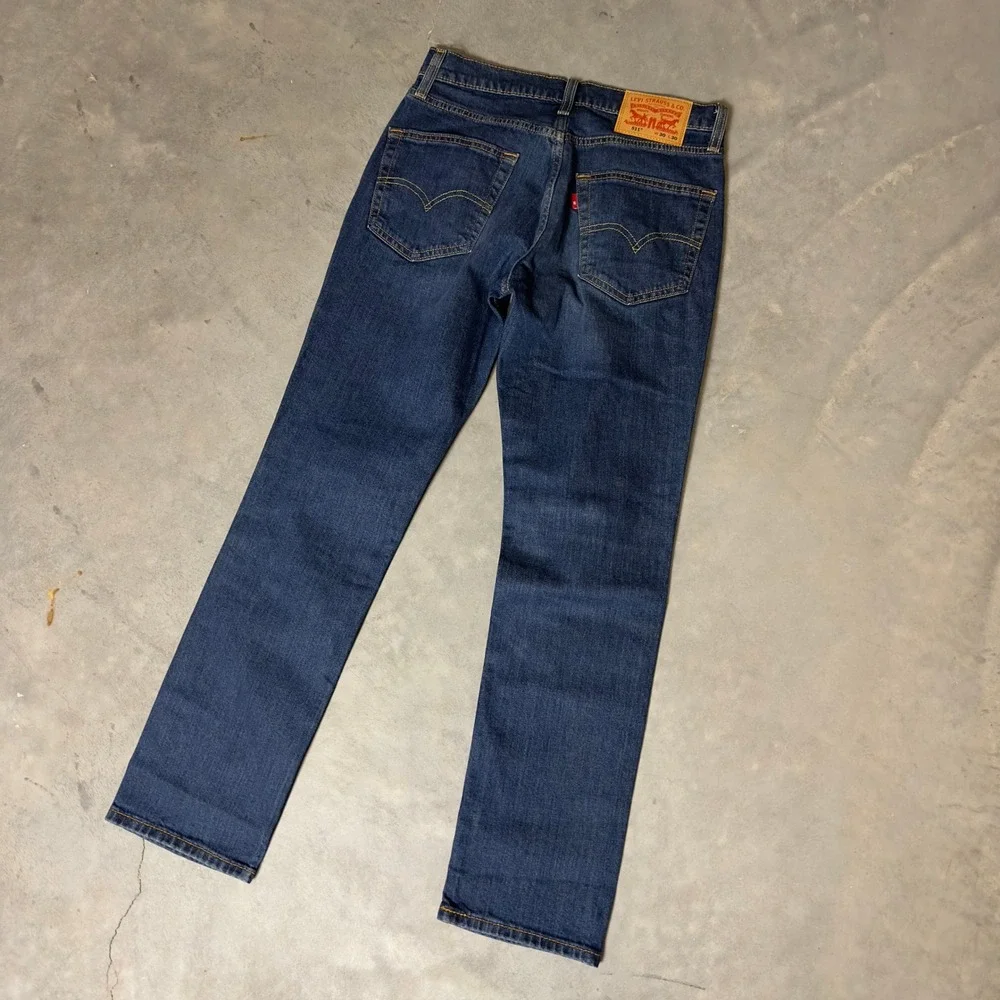 Levi's 511 Slim Fit Jeans Mens 30x30 Dark Wash Blue Casual Streetwear Denim